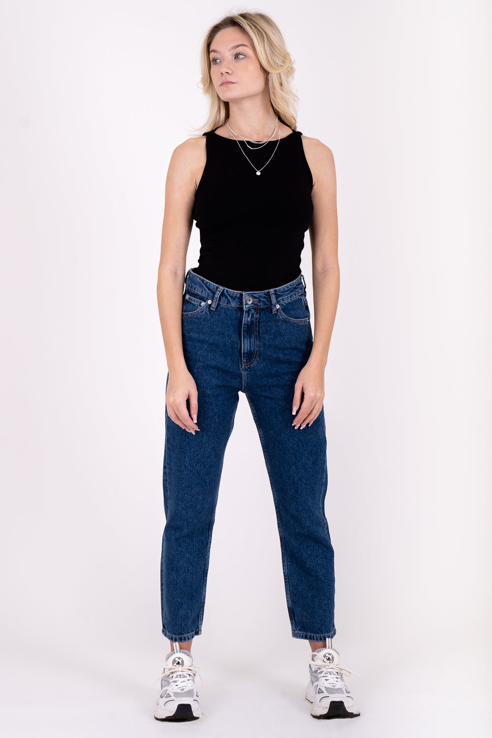 Hayley Straight Jean in Mid Blue